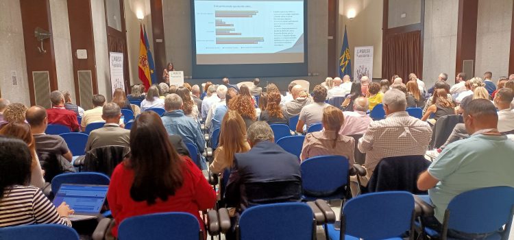 ÉXITO DEL CONGRESO ESTATAL DE EQUIPOS DIRECTIVOS ÉXITO DEL CONGRESO ESTATAL DE EQUIPOS DIRECTIVOS